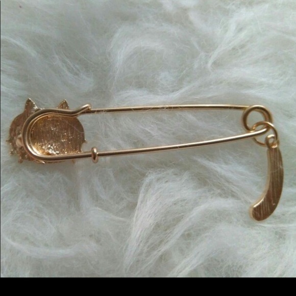 White Cat/Black Cat Pins - Picture 7 of 7